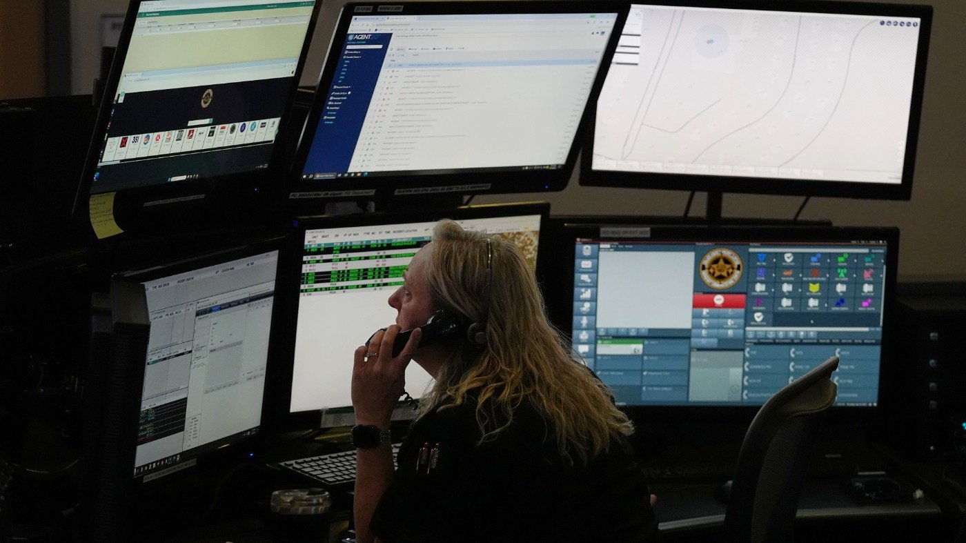 911 dispatchers mislabeled as clerical staff under federal law, Senate moves to fix
