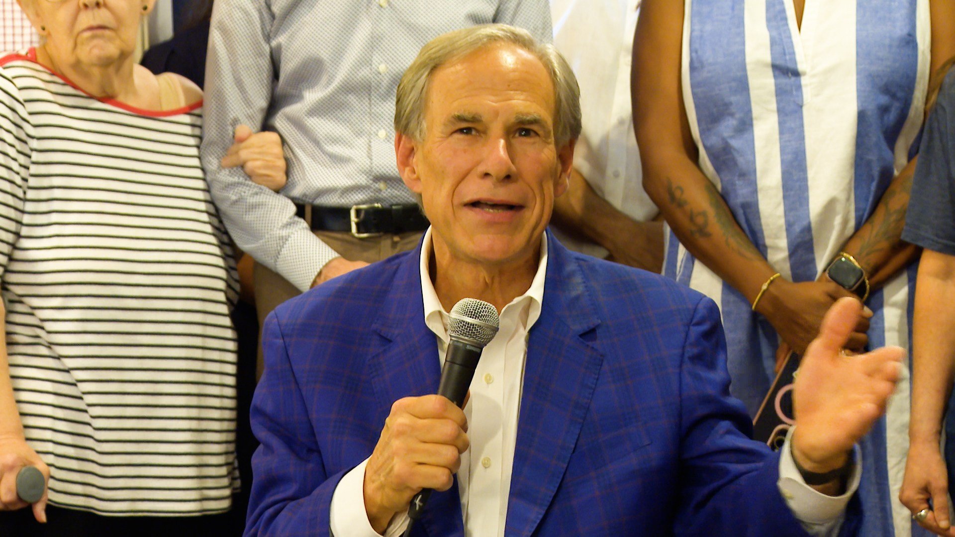 Abbott to Skip Trump Rally in San Antonio as Governor's Race Tightens
