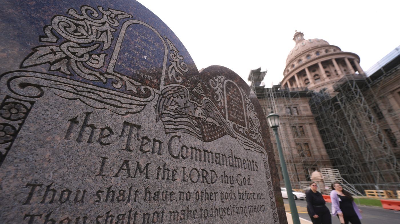 ACLU asks Supreme Court to strike down Texas Ten Commandments mandate