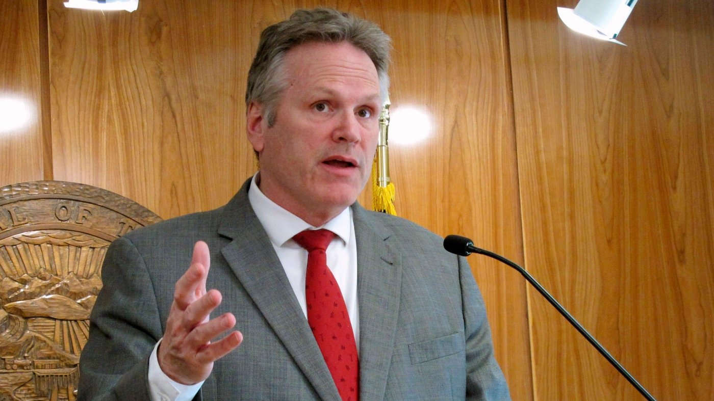 Alaska's open primary: crowded field vies for top four spots