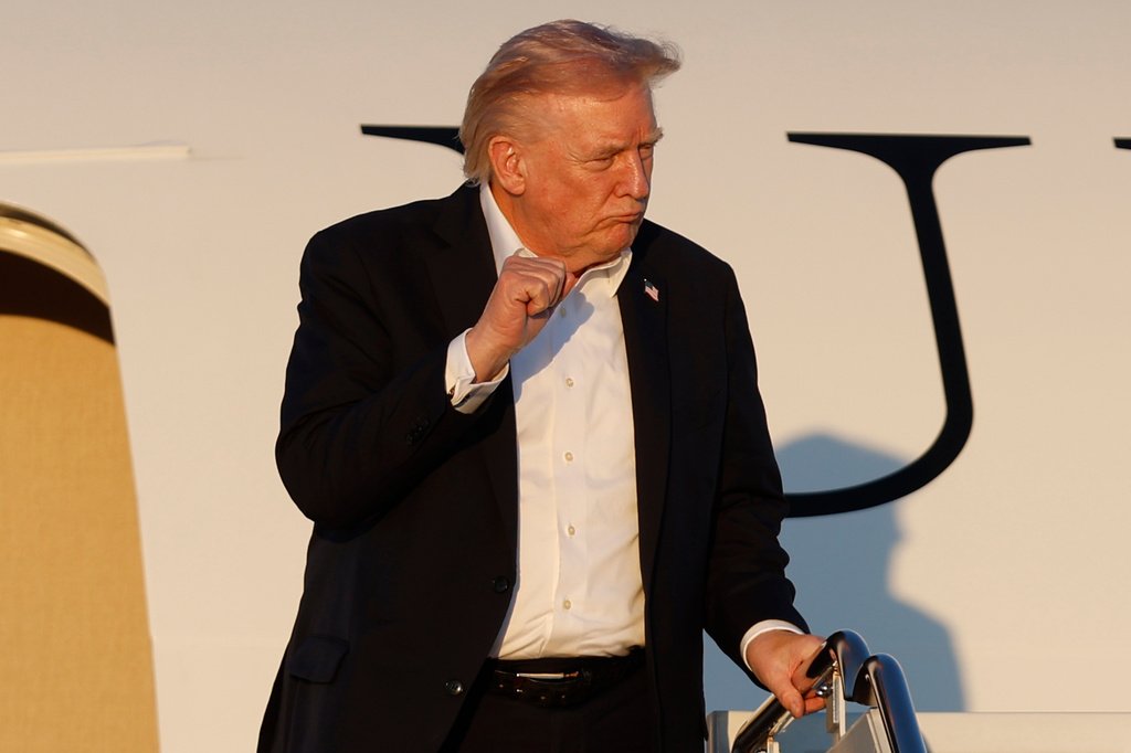 Amazon Refuses Tariff Refunds, Fearing Trump Retaliation