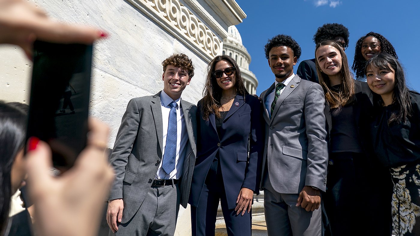 AOC's 2028 odds surge as progressives gain momentum