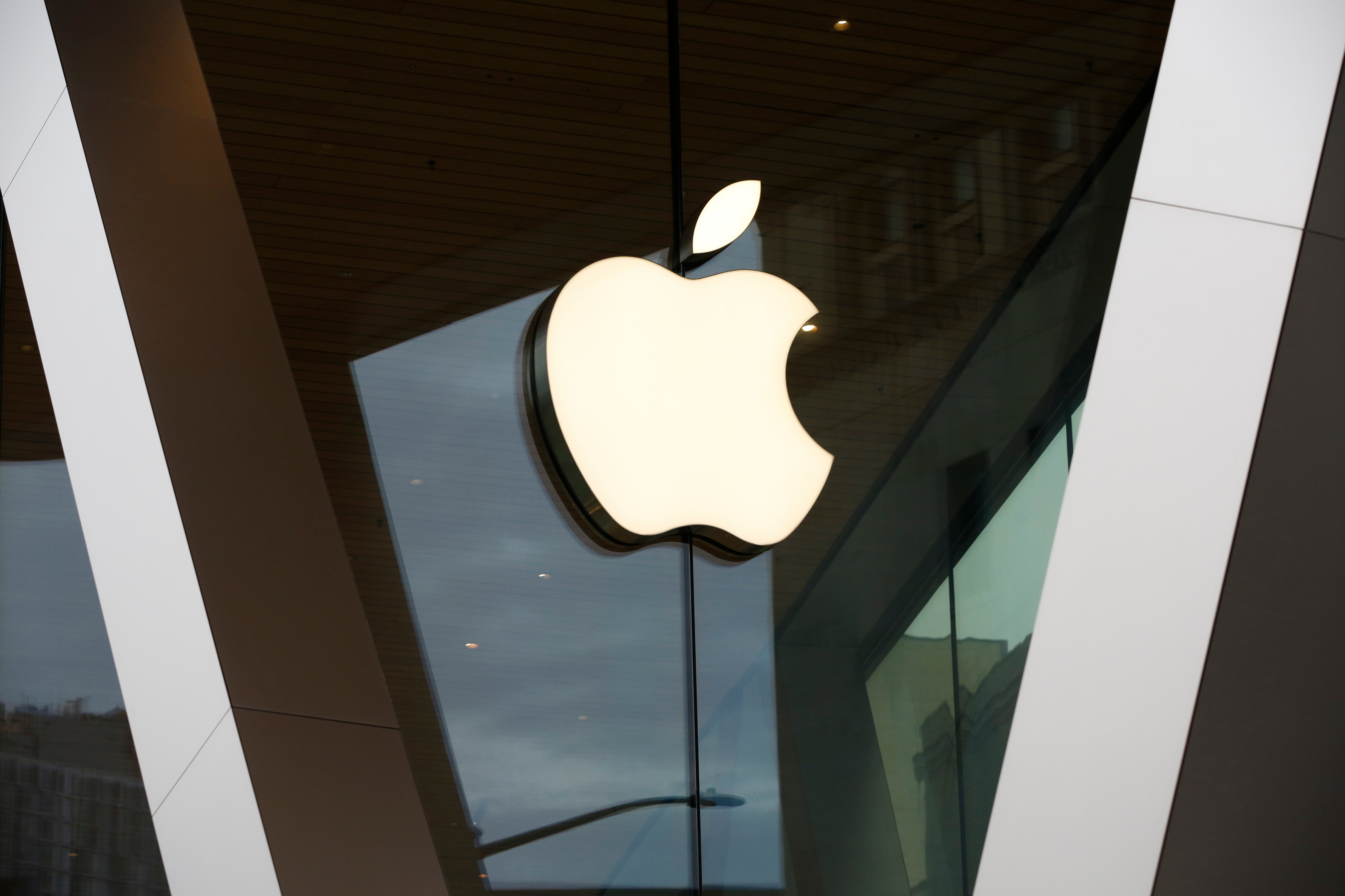 Apple Hikes MacBook and iPad Prices as Memory Chip Costs Surge
