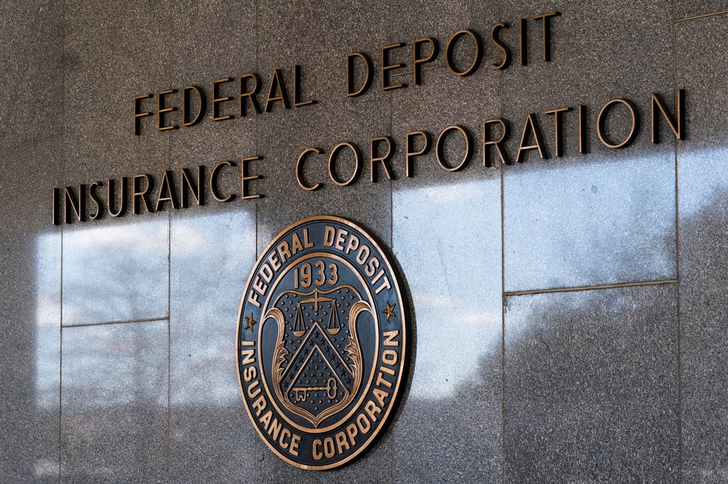 Bank Charter Battles Risk Turning Regulators into Political Pawns