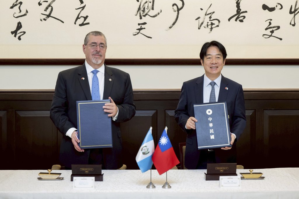 Beijing Blocks Taiwan President's Africa Trip, Escalating Diplomatic Isolation