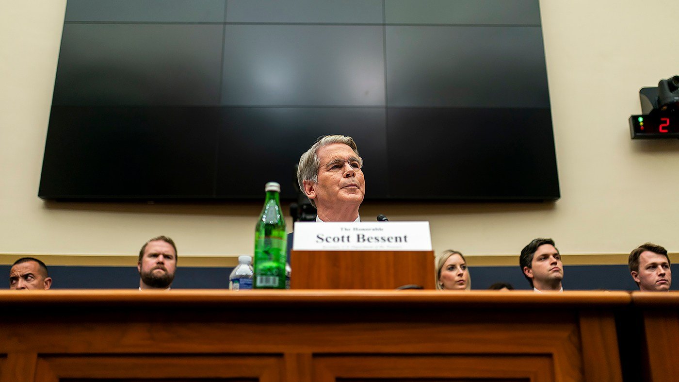 Bessent backs Warsh after Fed's rate hike over Trump opposition