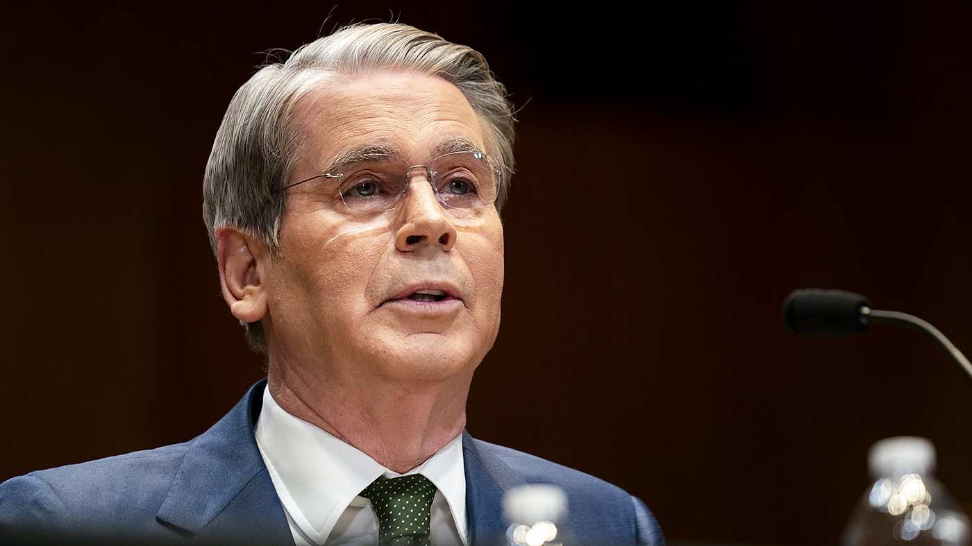 Bessent Promises Gas Price Relief as U.S. Average Nears $4.50 Amid Strait Crisis