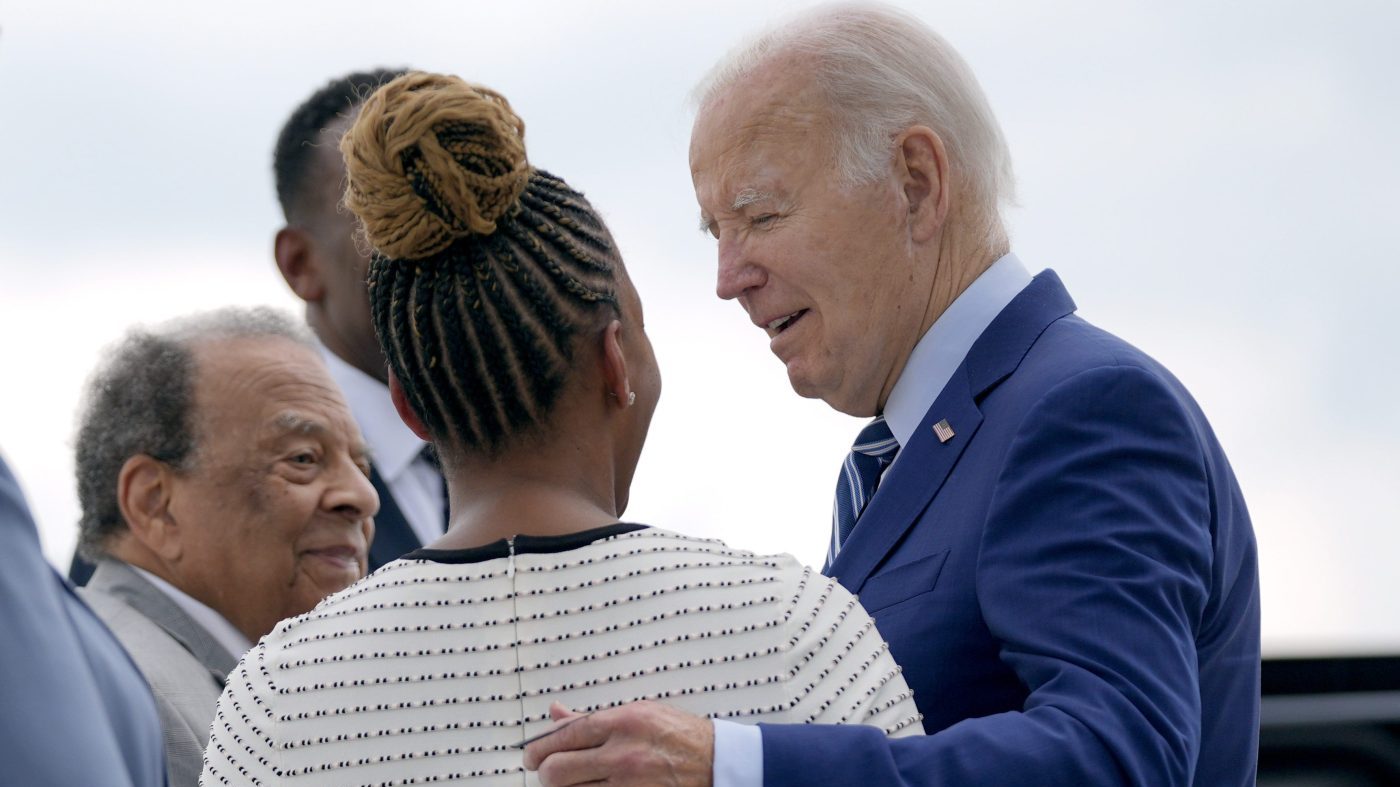 Biden Backs Bottoms in Georgia Governor Race, Launching 2026 Endorsement Push