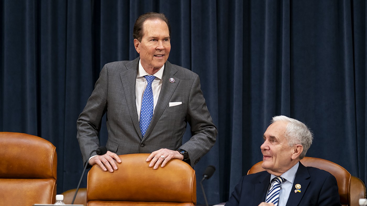 Bipartisan Bill Aims to Secure Medicare Coverage for Early Alzheimer's Blood Tests