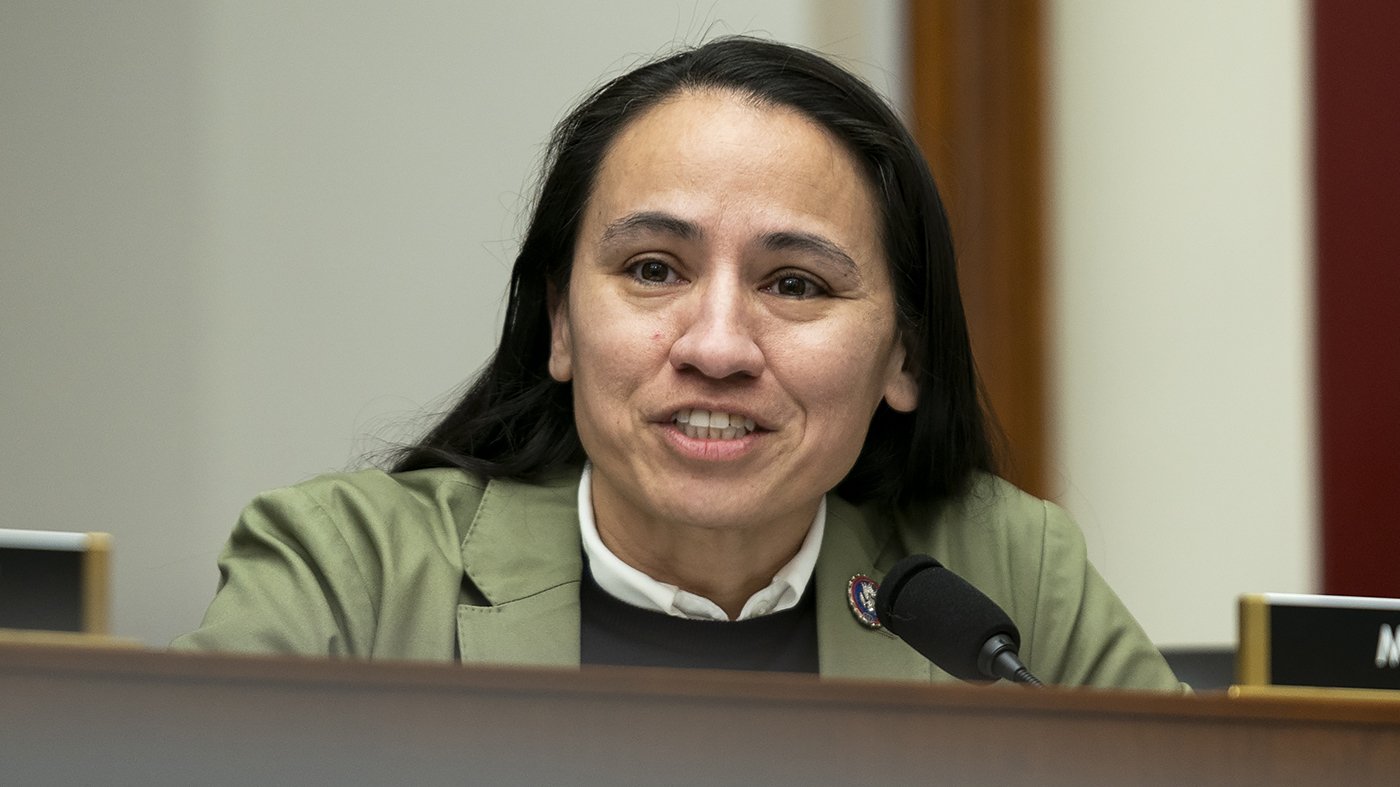 Bipartisan Bill Mandates ICE Training on Tribal IDs After Native American Detentions