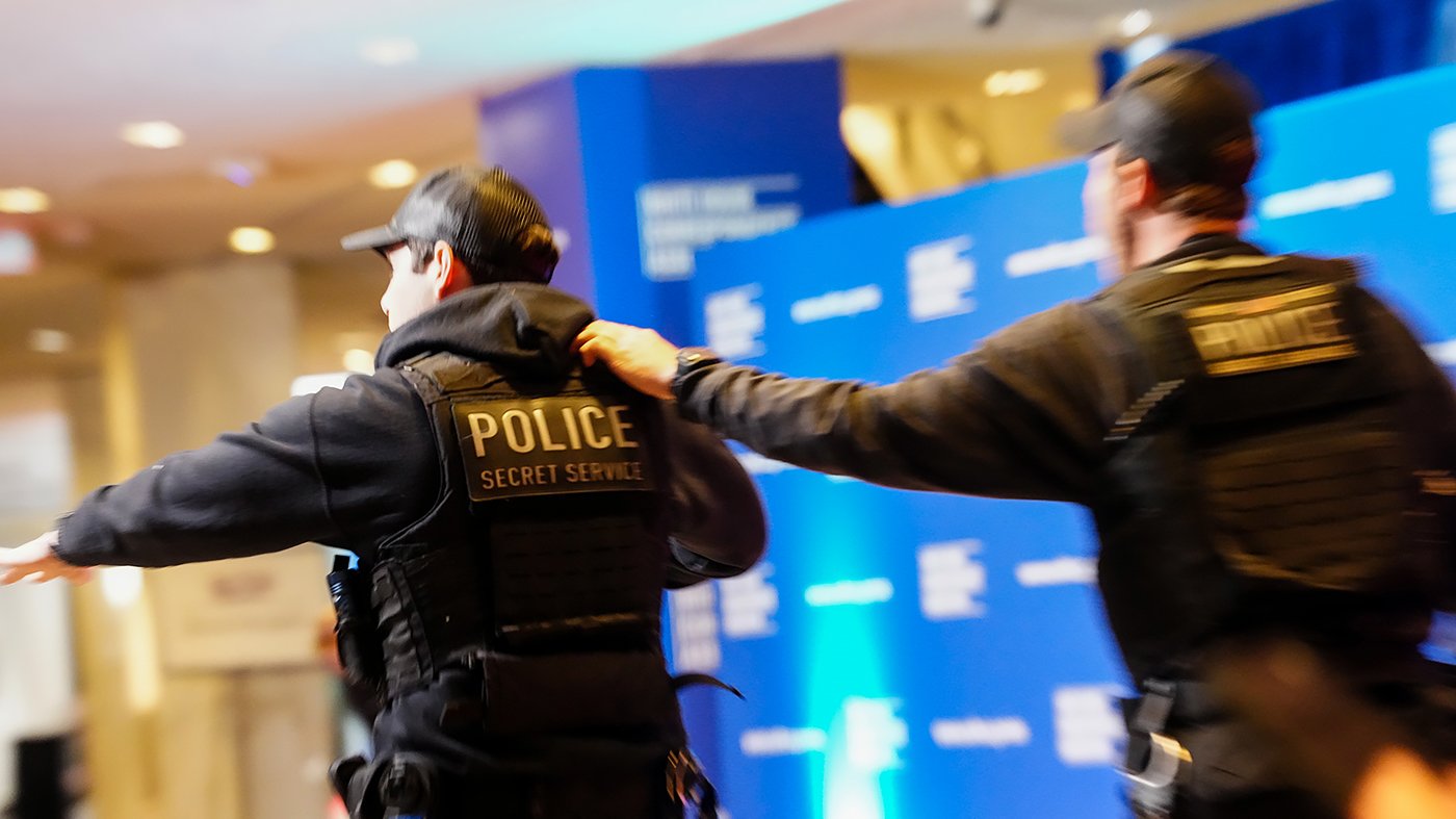 Bipartisan Bill Would Yank Secret Service From DHS After Trump Threats