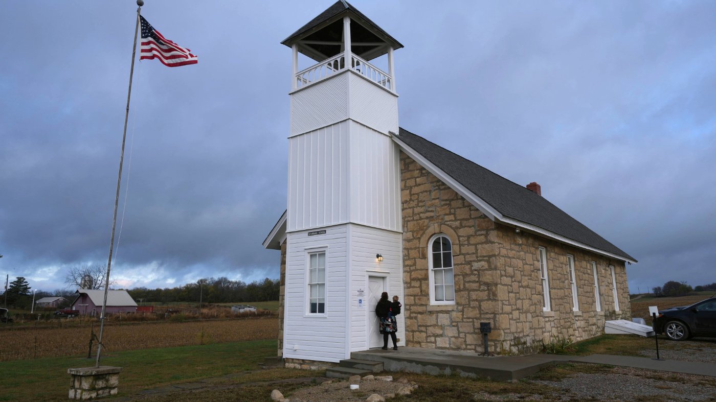 Bipartisan Commission Launches National Tour to Forge New Rural Policy Framework