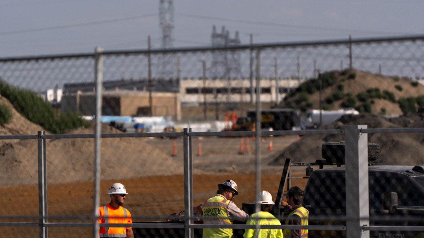 Blanket Data Center Bans Would Backfire, Industry and Labor Warn