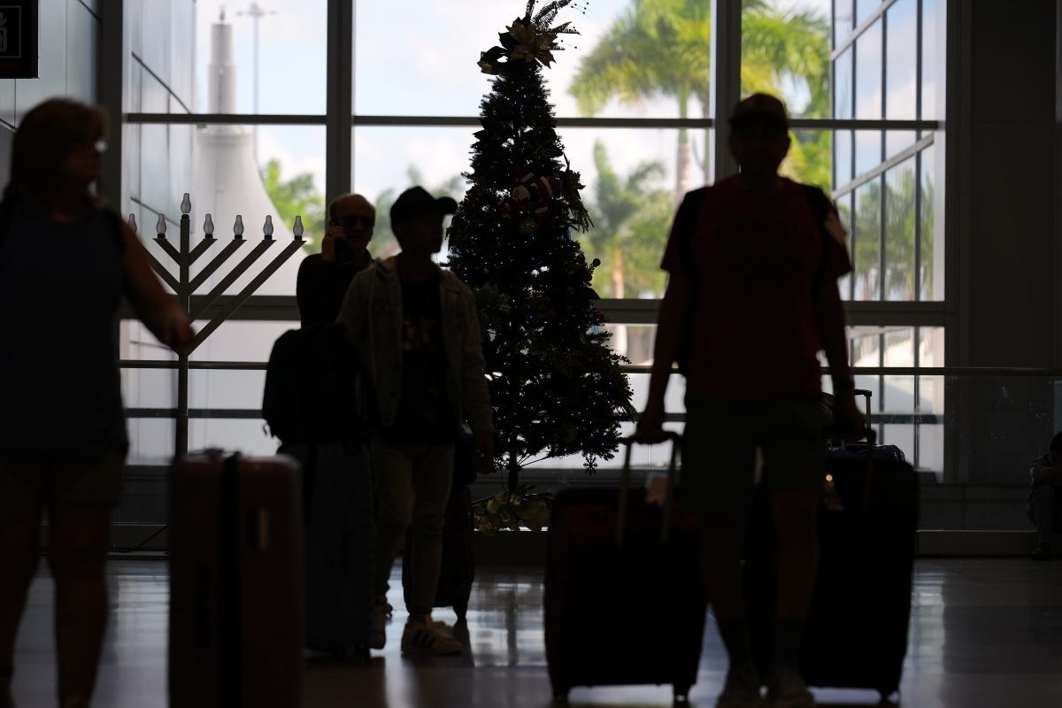 Book Holiday Flights Now to Beat Price Surge, Expert Advises