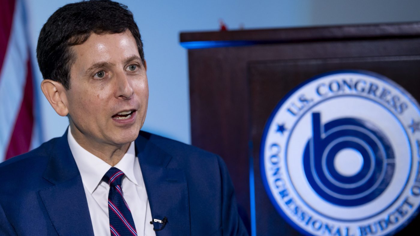 CBO Raises Fiscal 2026 Deficit Forecast by $200B on Tariff Shortfall