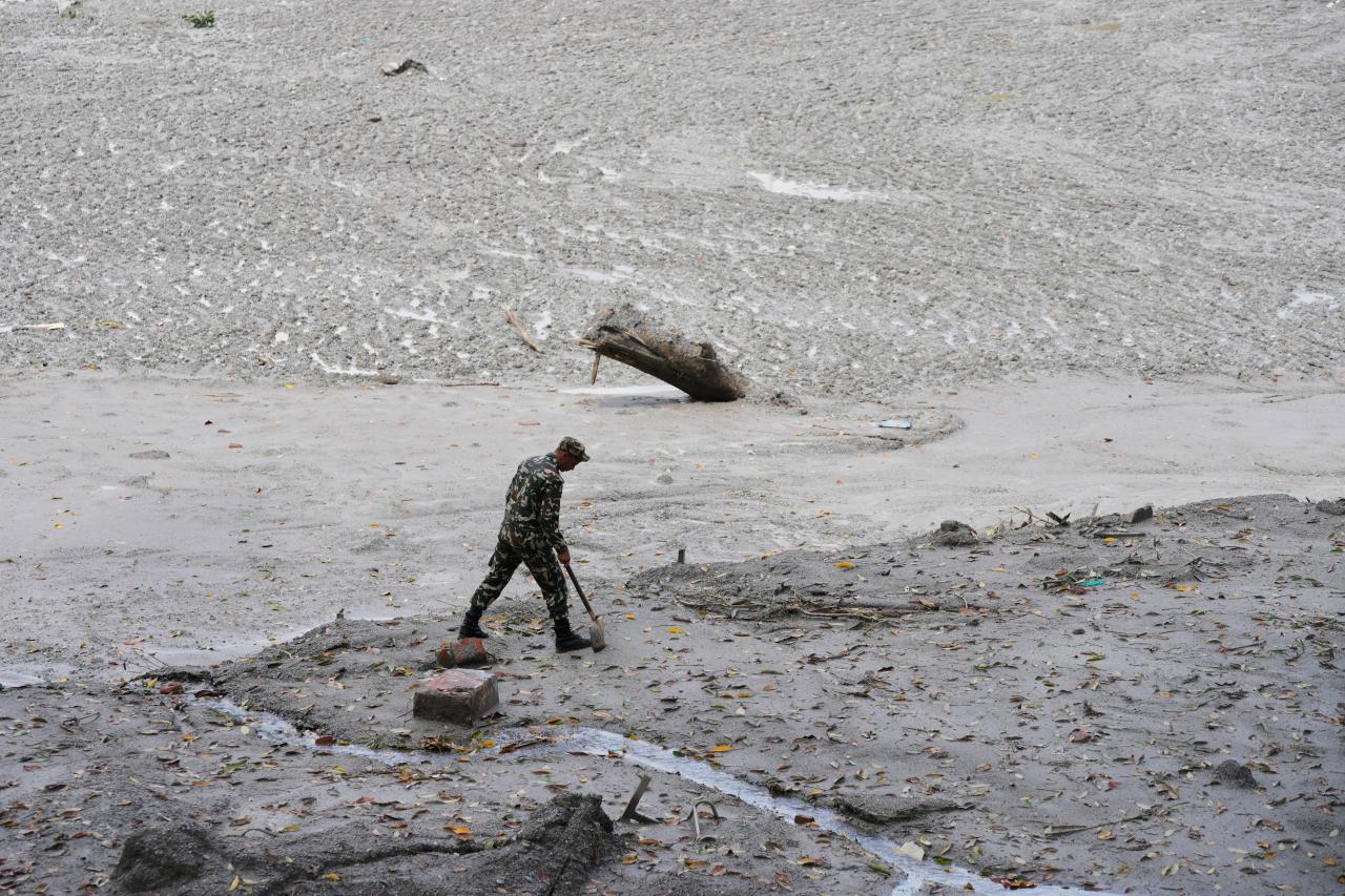 Climate Change Tied to Nepal Glacier Collapse, New Analysis Finds