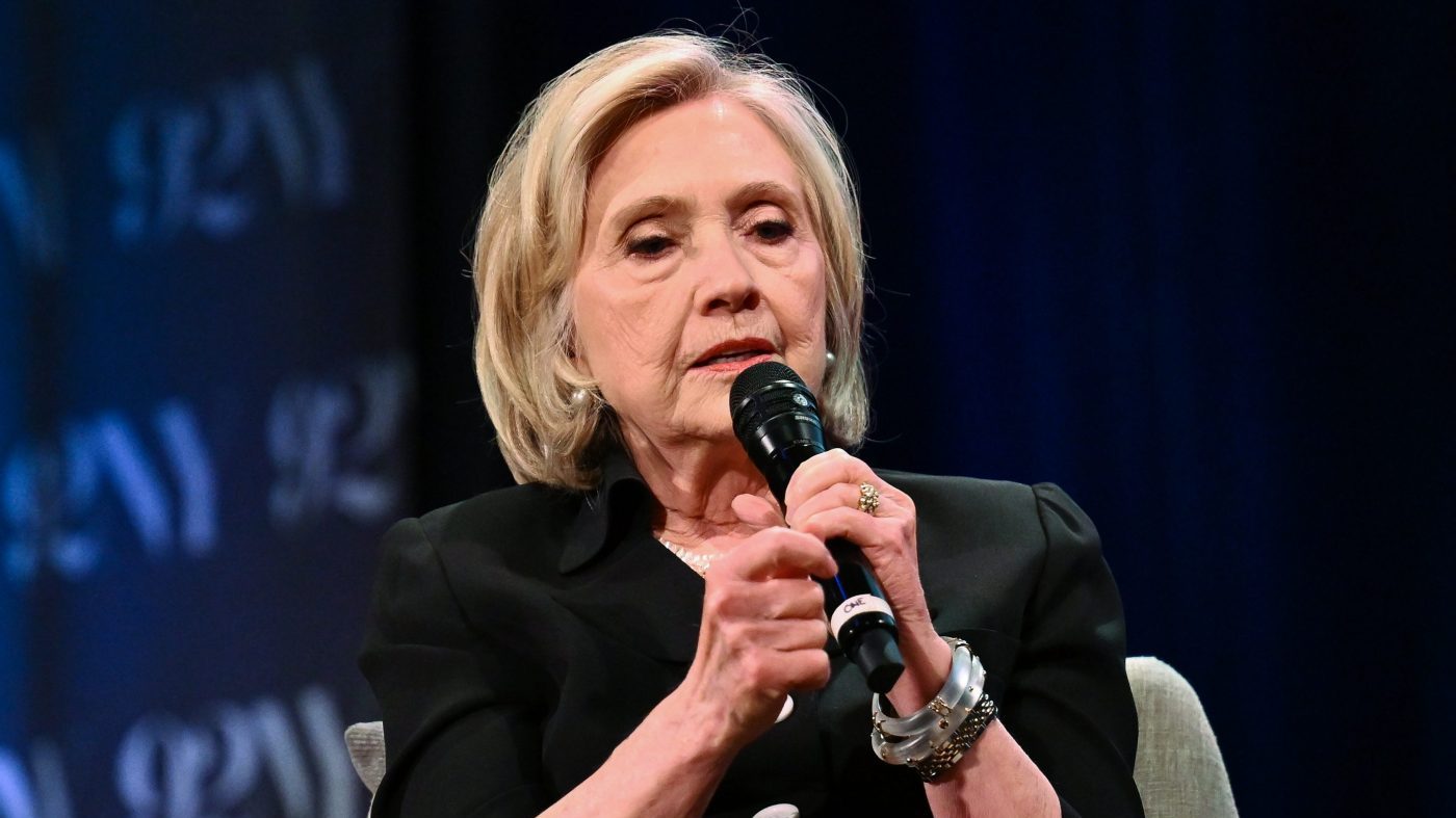 Clinton Mourns Steinem as 'Architect' of Women's Equality