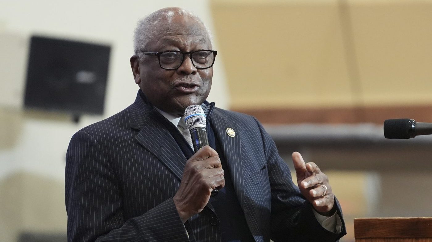 Clyburn: Roberts Will Be Remembered Among History's Worst Justices After Voting Rights Blow