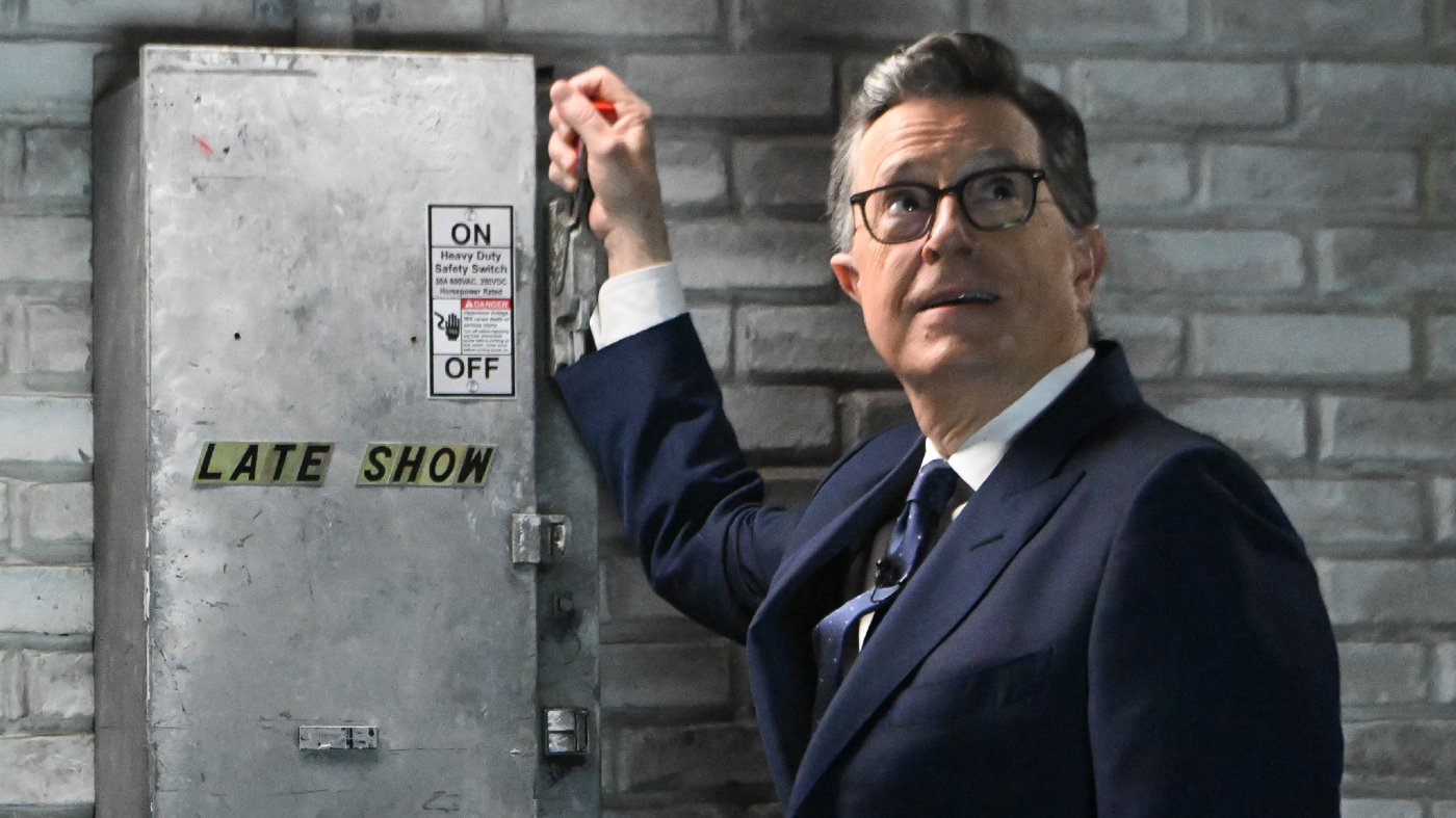 Colbert Bows Out of Late Show With Parting Jokes, Not Partisan Jabs