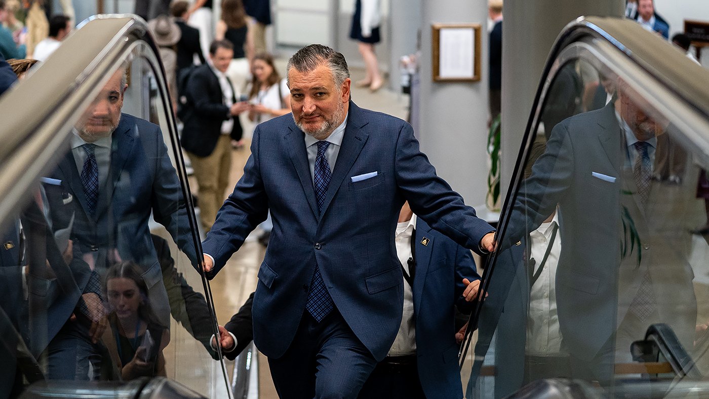 College Athlete Pay Bill Becomes Senate Recess Sticking Point