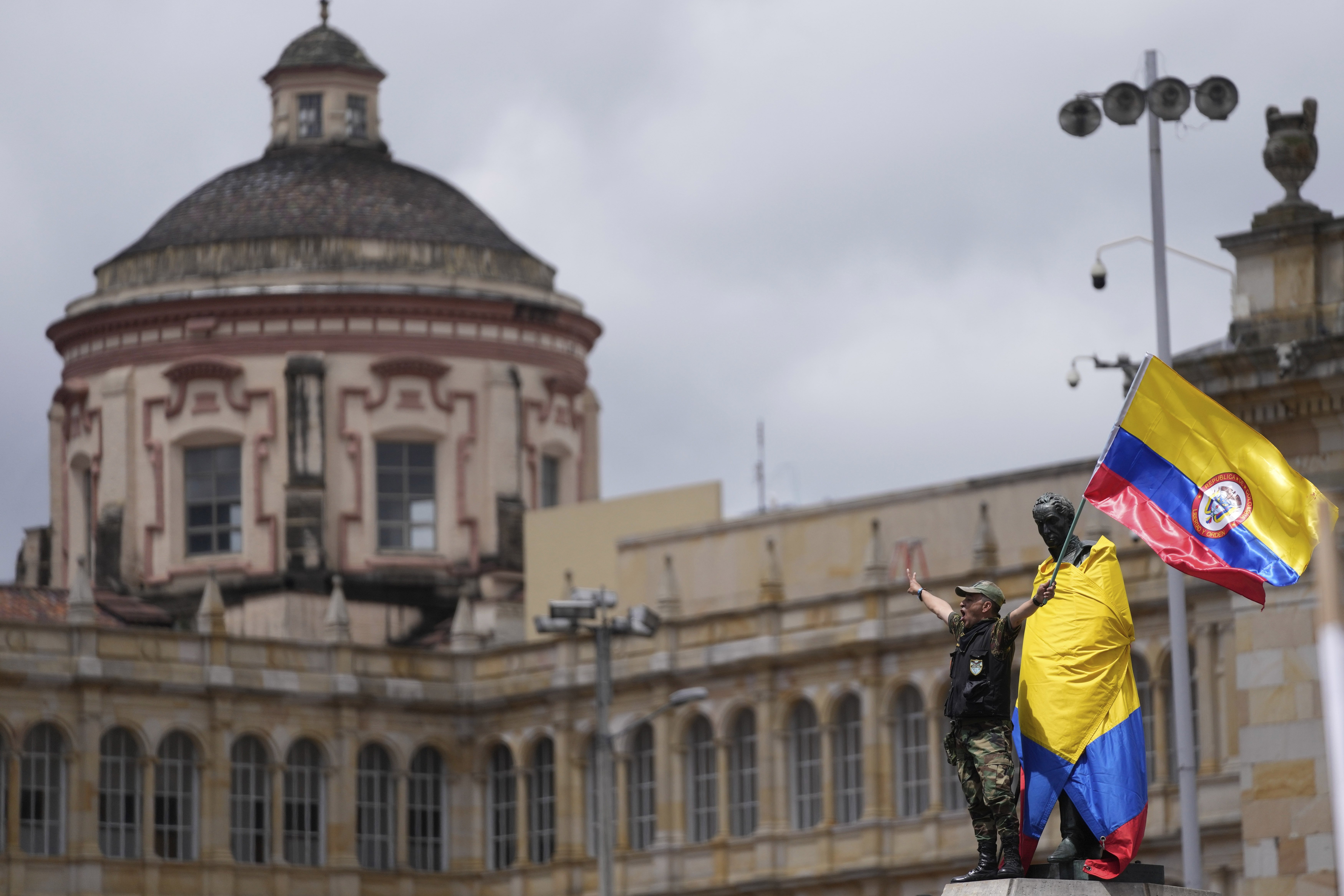 Colombia’s Pro-Trump Outsider De la Espriella Eyes Runoff After Strong First Round