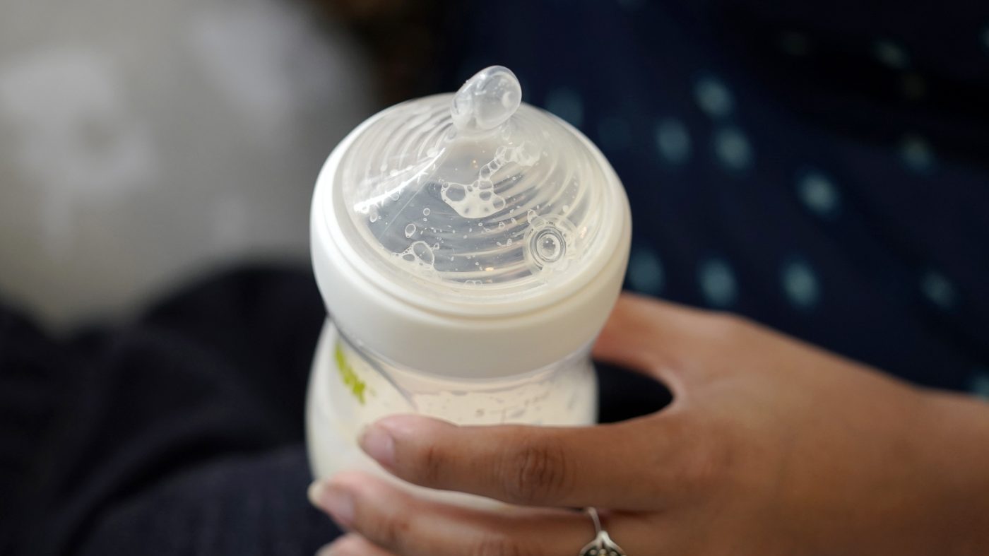 Colorado Firm Recalls Thousands of Tins of Baby Formula Over Toxin Risk