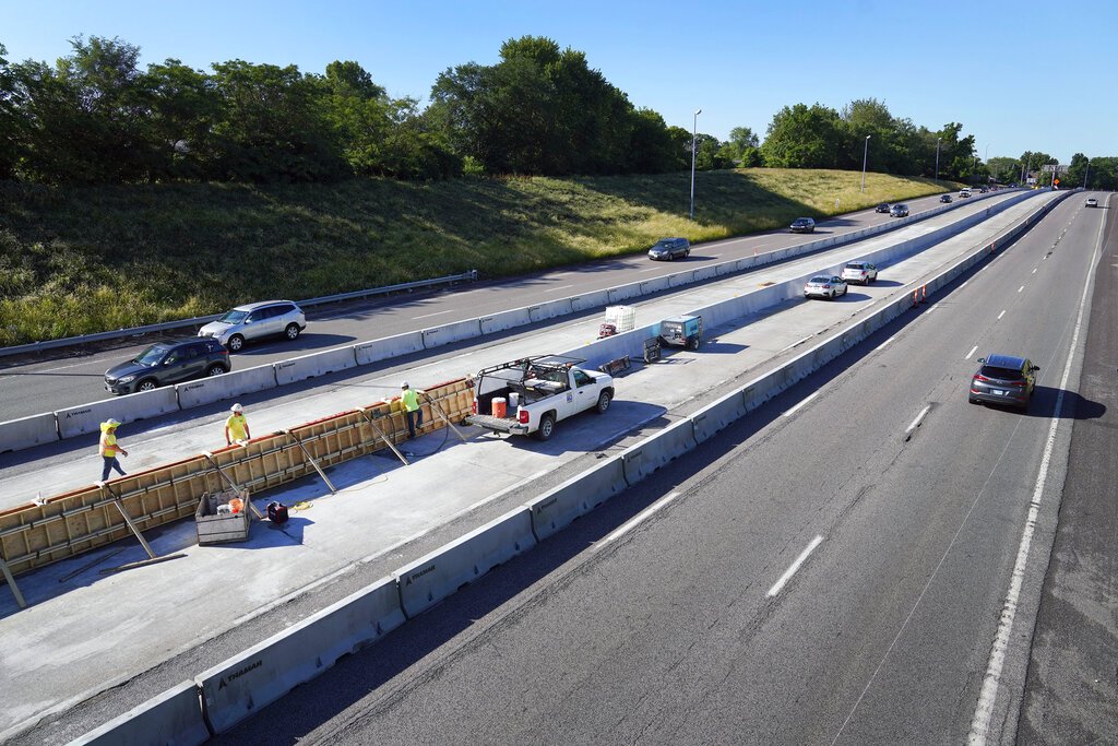 Congress Faces Infrastructure Deadline as Trump Pushes for Fast Action