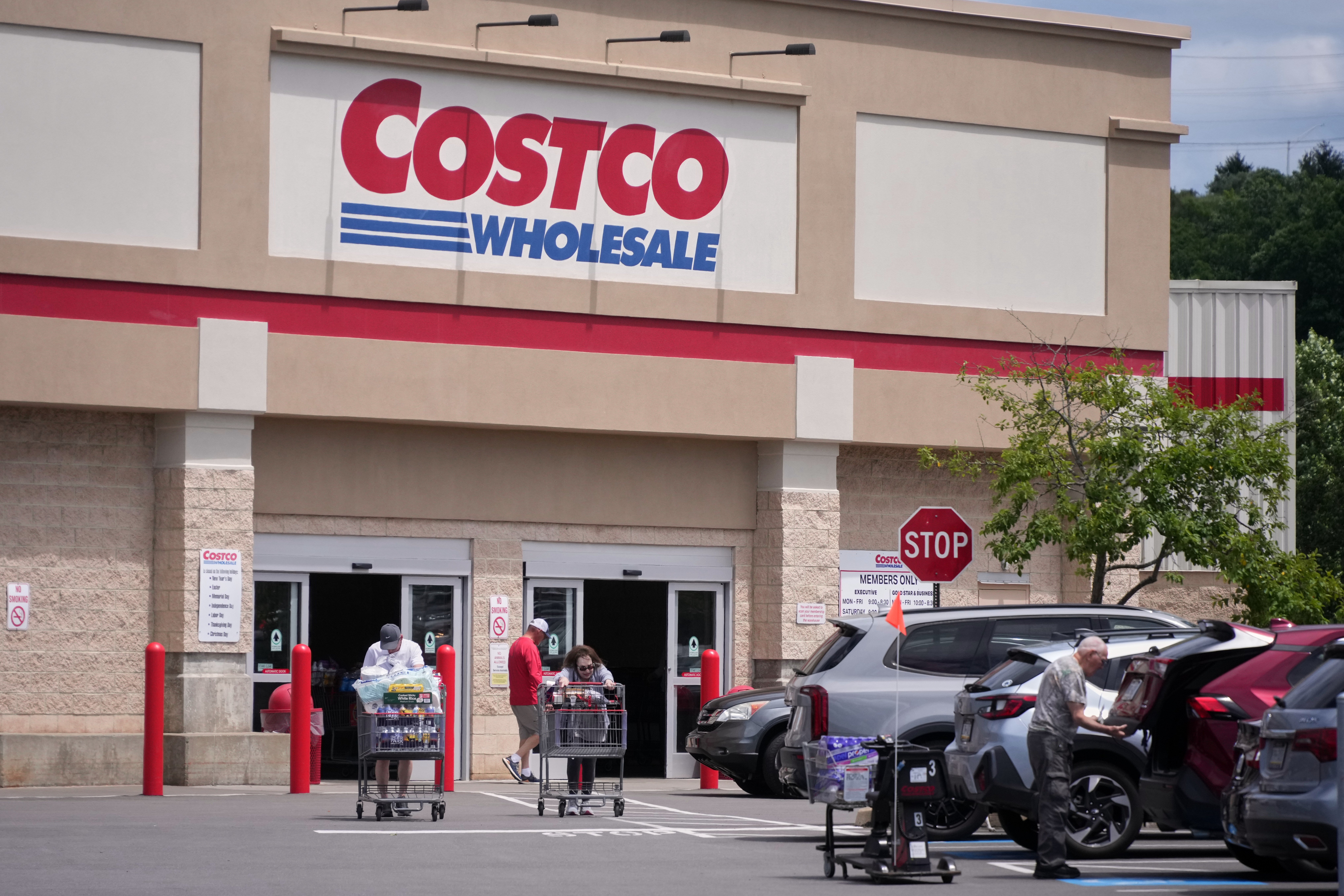 Costco members can score $60 shop cards with P&G purchases