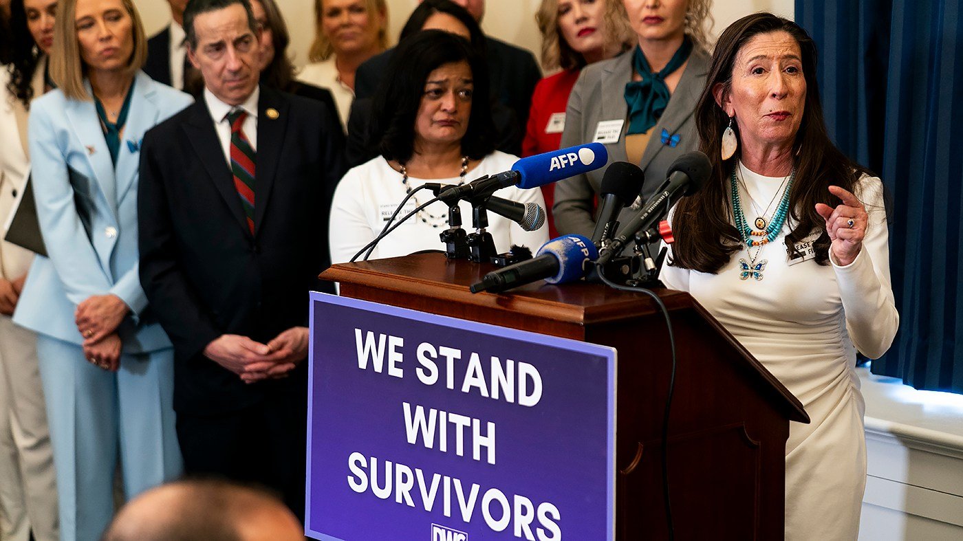 Democratic Women's Caucus Unveils Sweeping Economic Platform for Next Congress