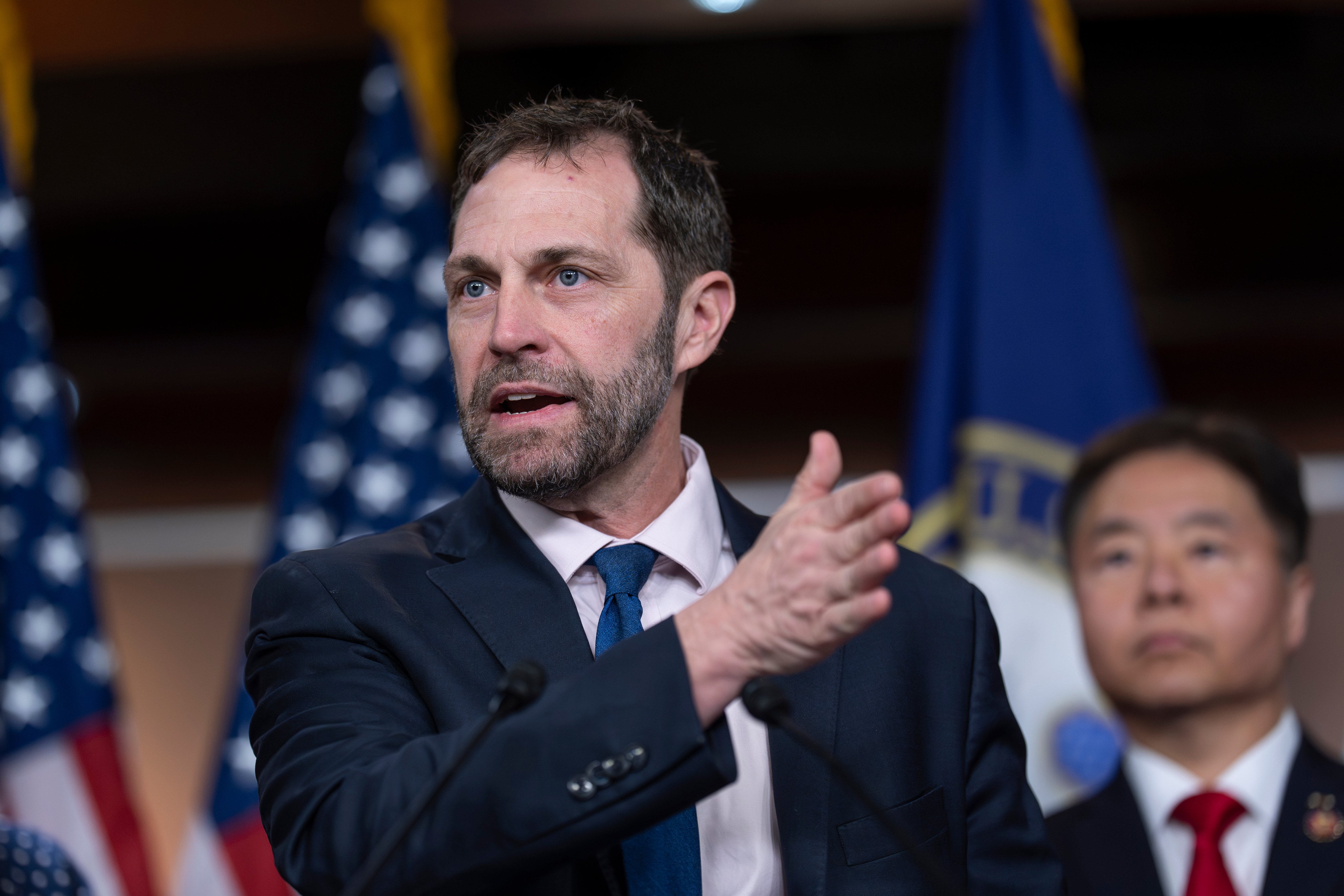 Democrats Slam Trump Over $1.2B Crypto Windfall, Demand Ethics Reforms