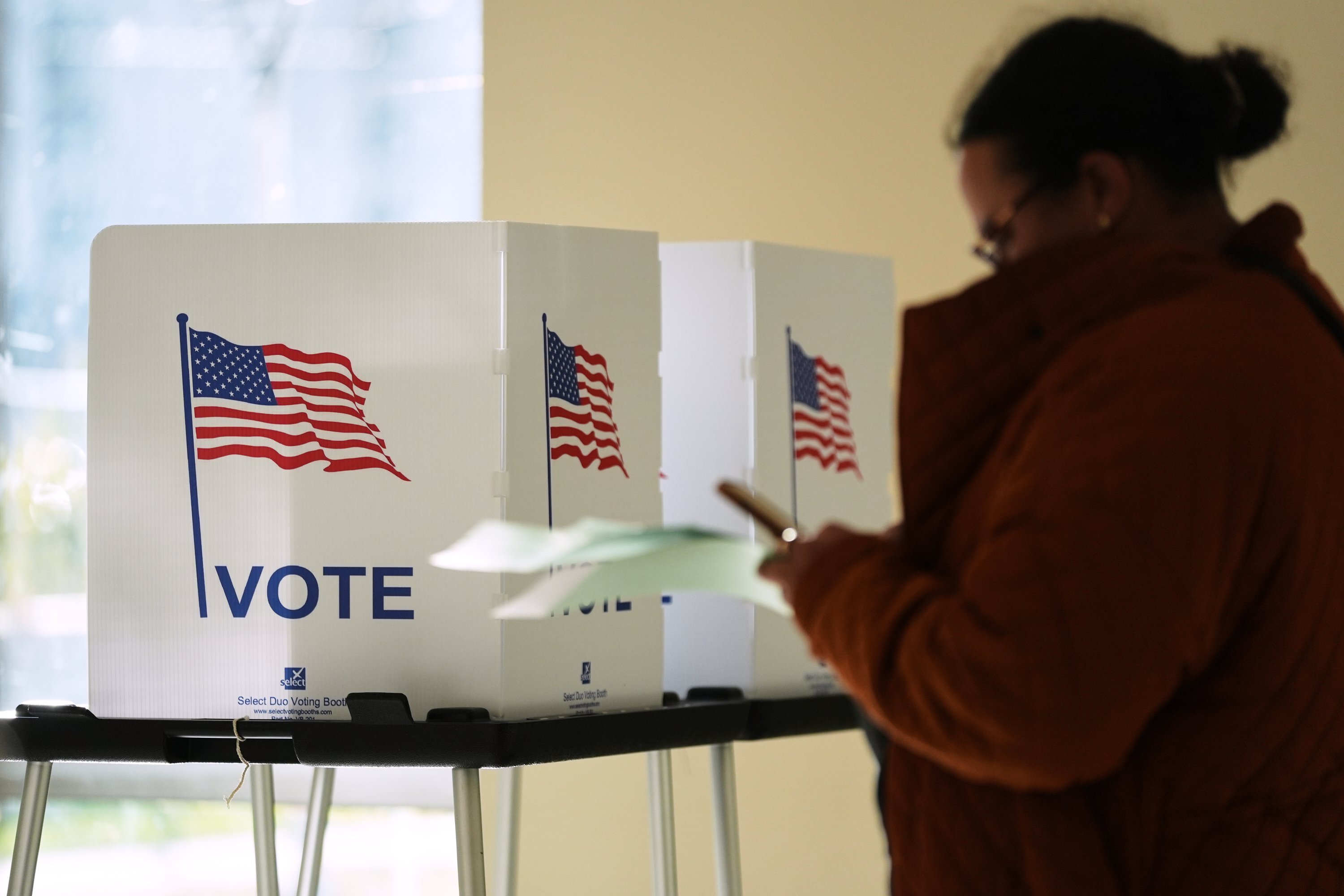 DOJ to Deploy 1,000 Poll Watchers for Midterms, Targets Immigrant Communities
