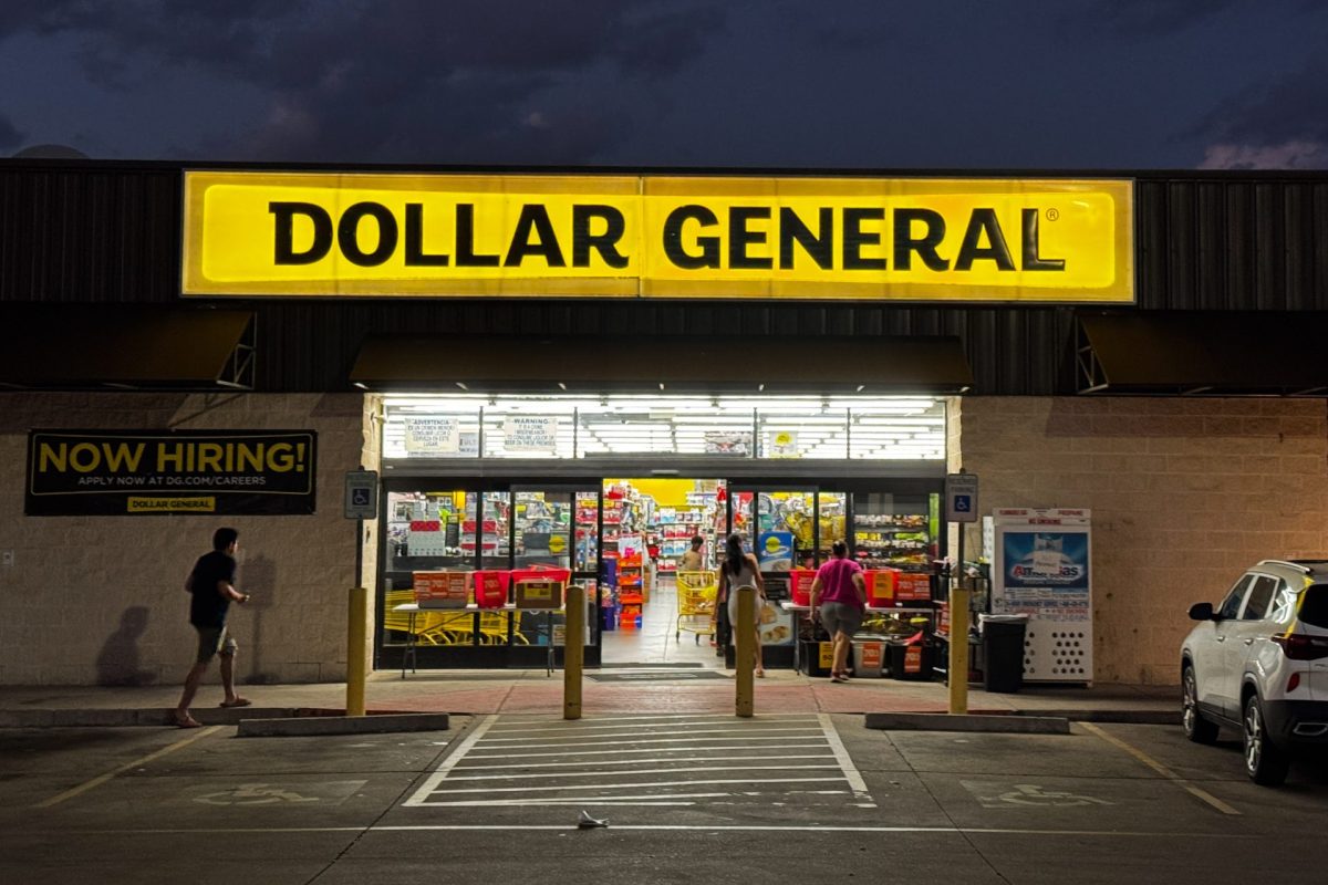Dollar General Adds 2,000 Items Under $1 as Inflation Squeezes Low-Income Shoppers