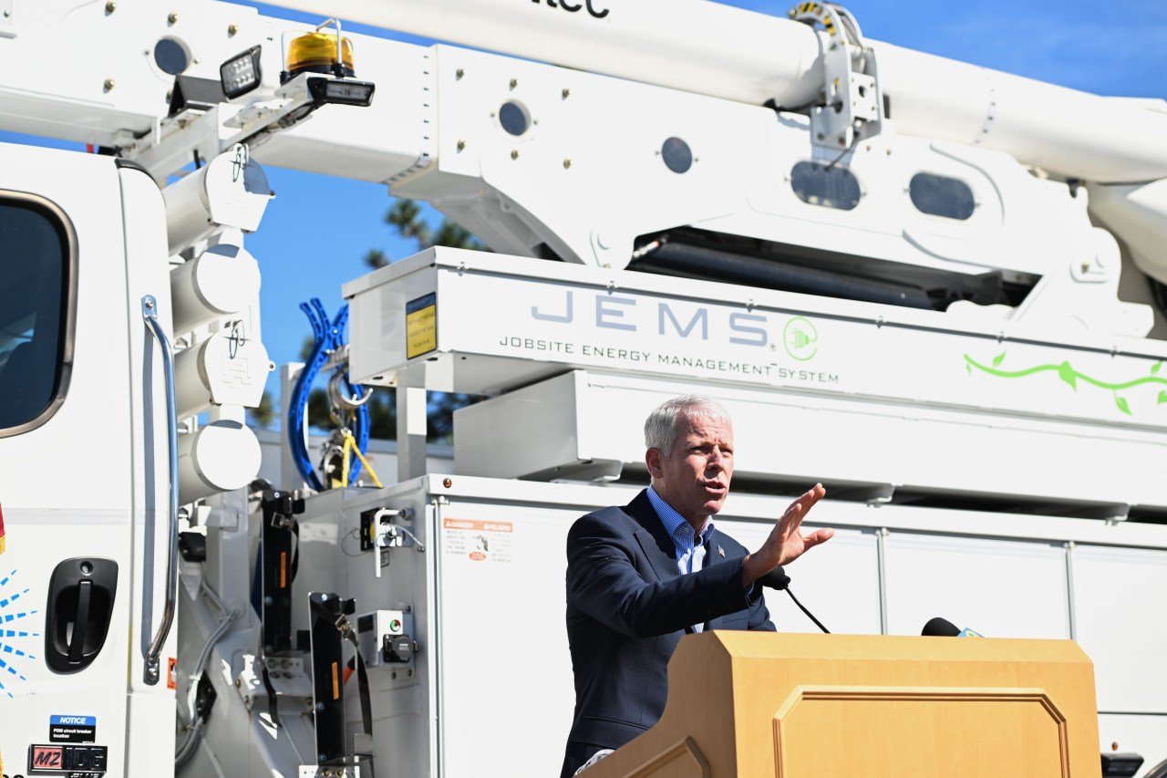 Energy Dept. Unveils $2B Plan to Modernize Grid as AI Demand Soars