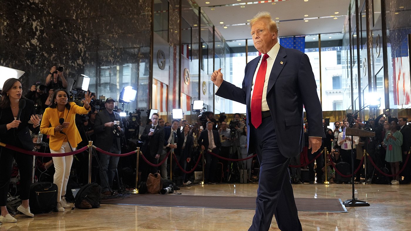 Ex-Trump Aide: White House 'Gaslighting' Public on Economy