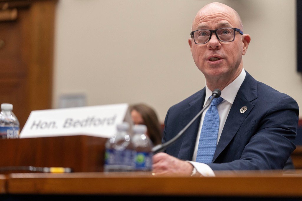 FAA's $30B plan needs conditions, not blank check, ex-controller says