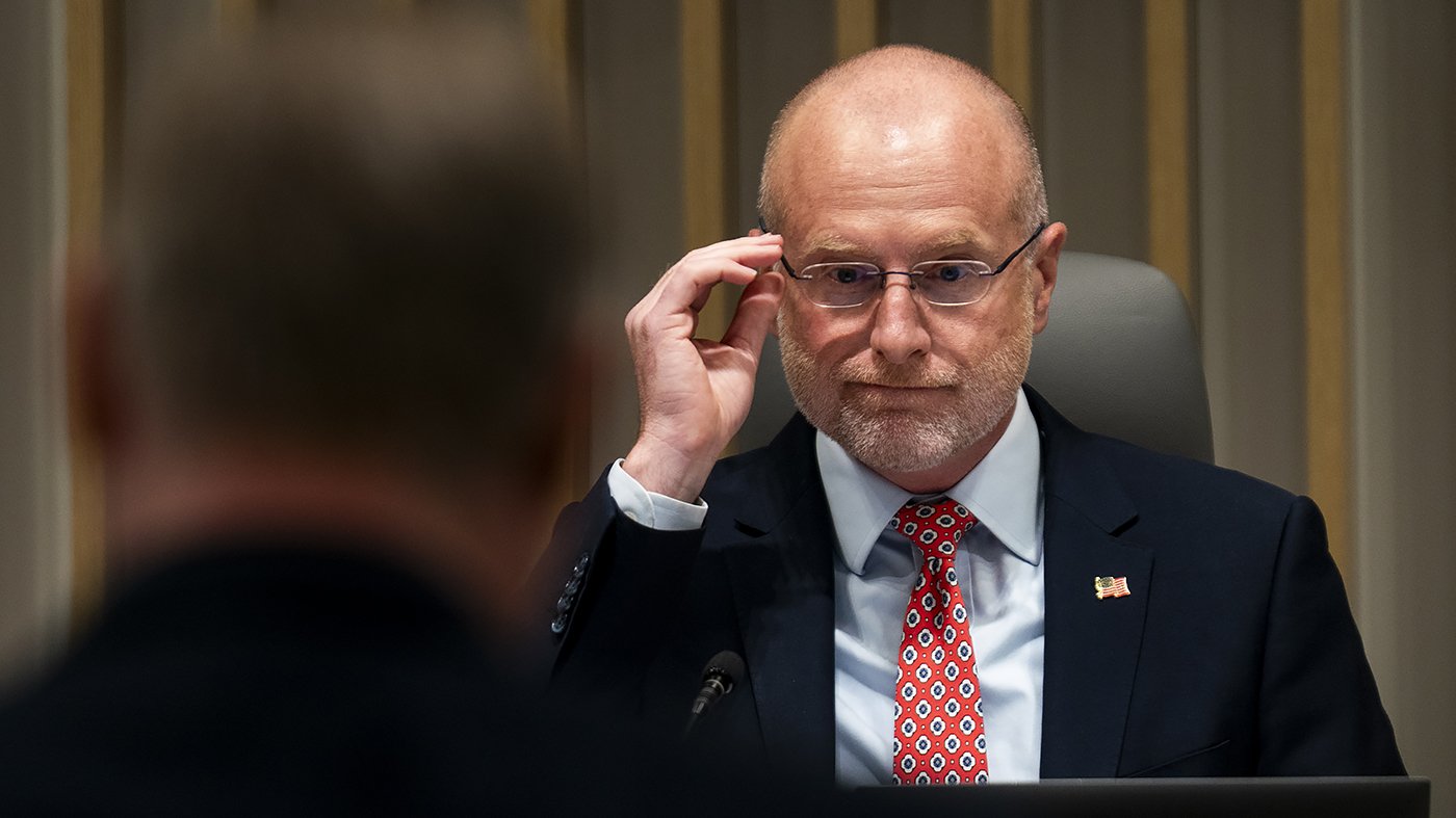 FCC Chair Carr Denies White House Pressure in Disney License Review Amid Kimmel Controversy