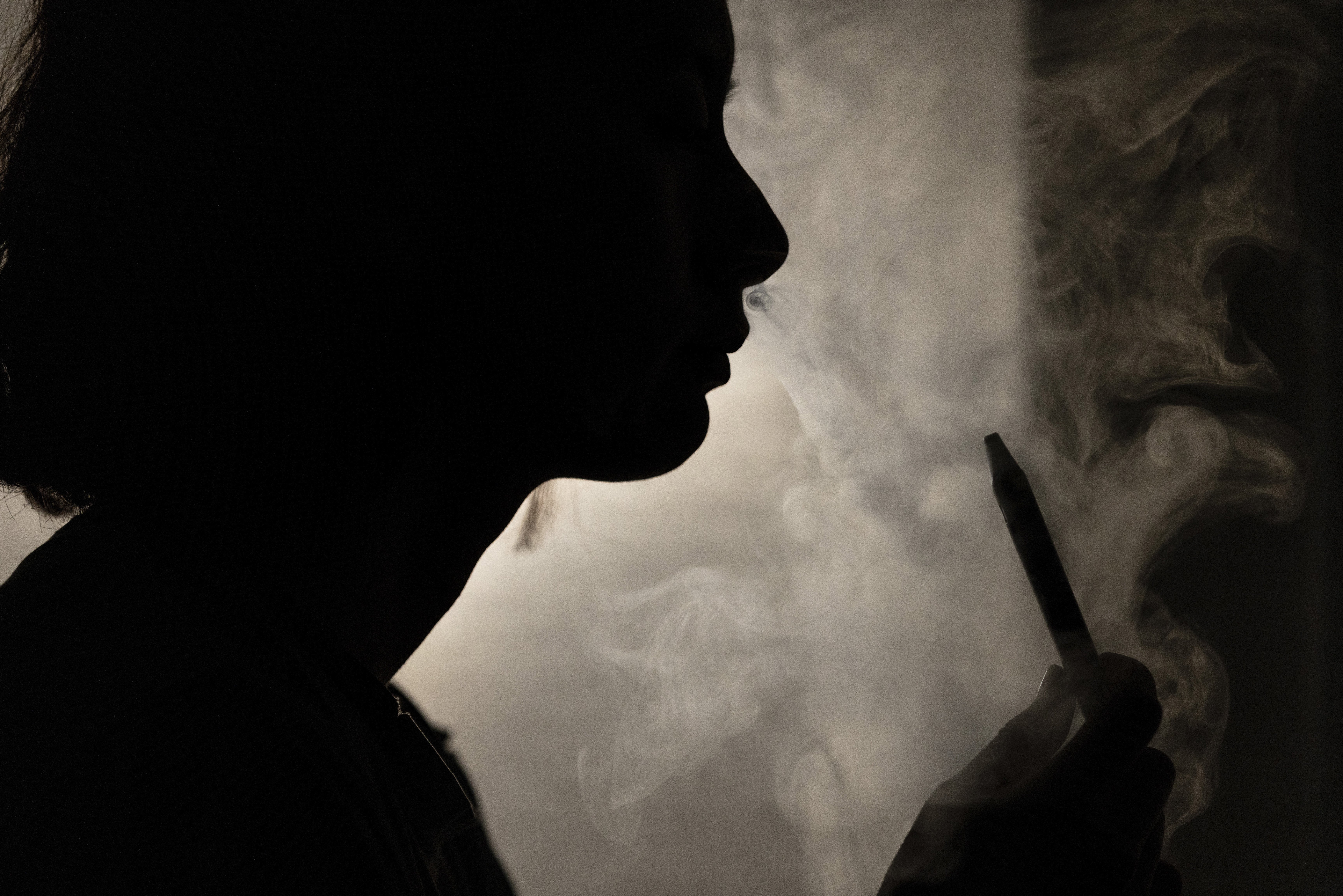 FDA Clears Four Flavored Vapes Amid Reports of Trump Pressure on Agency Chief