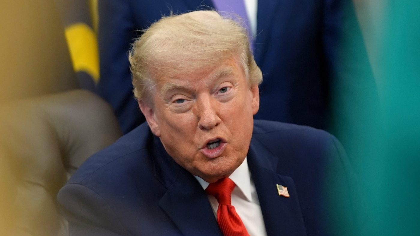 FISA Expires as Iran Talks Stall; Trump Readies for UFC Weekend