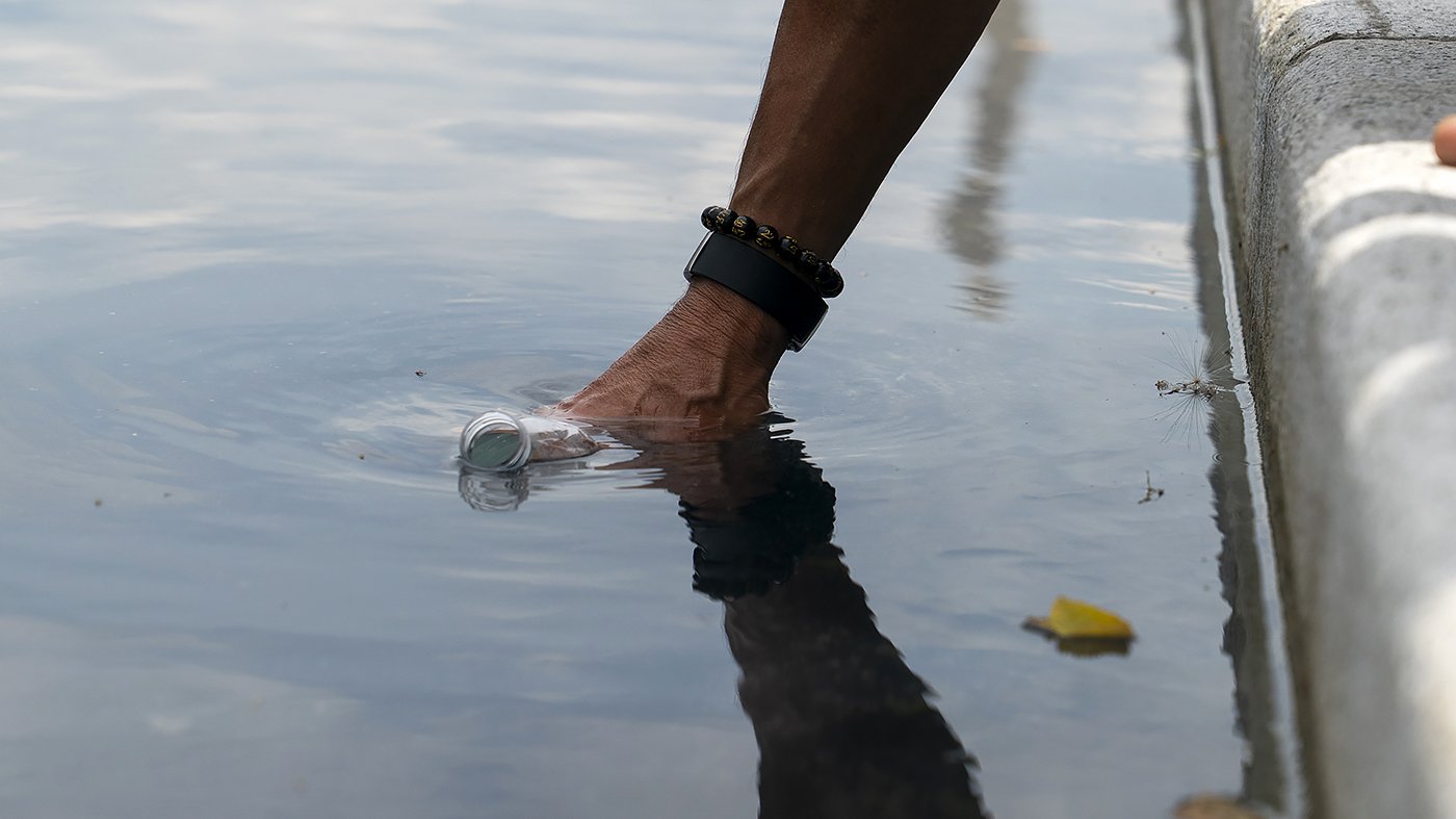 Former Olympian Claims Rights Violated in Reflecting Pool Arrest