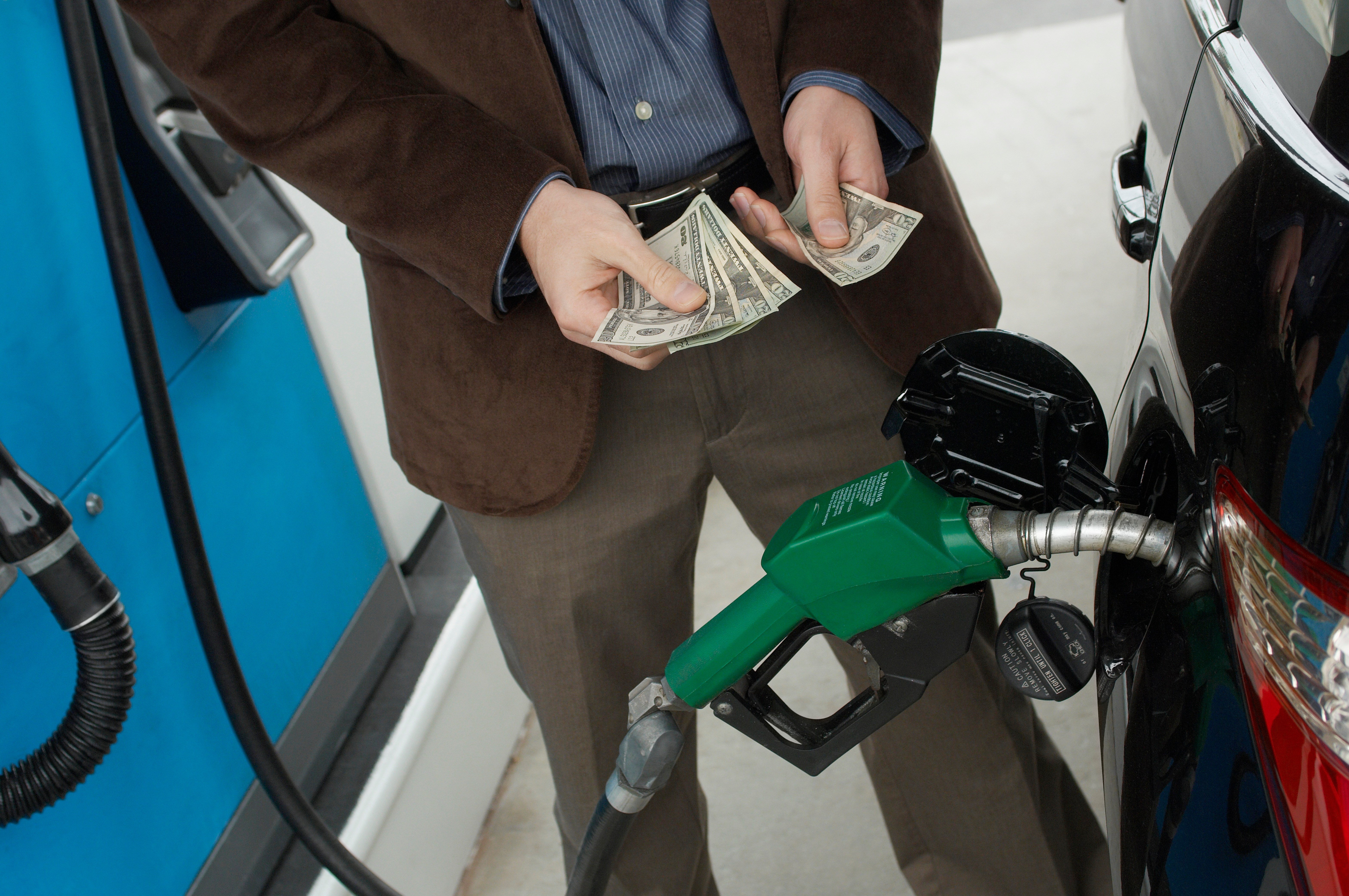 Fuel Efficiency Rollback to Cost Drivers Billions, Analysis Shows