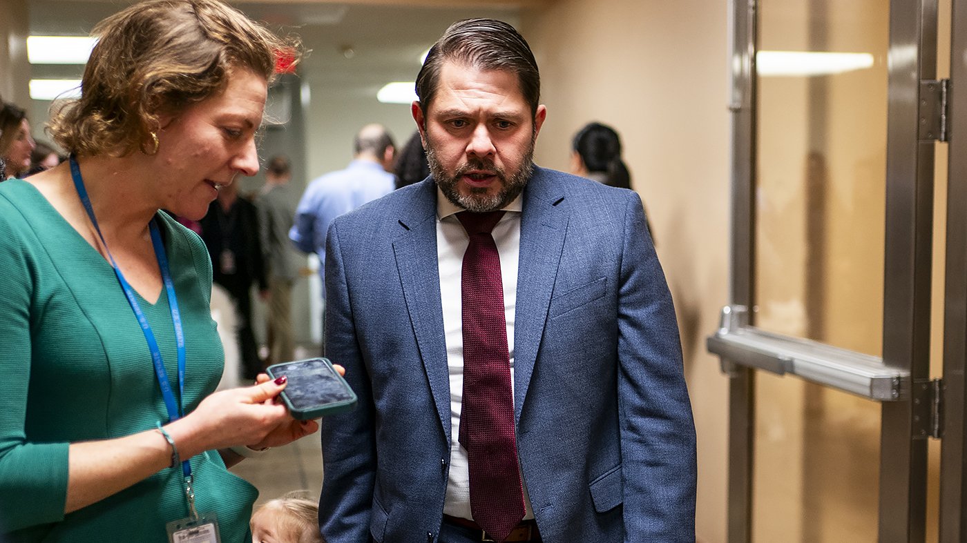 Gallego Eyes 2028 Presidential Bid, Positions Himself as Bridge to Latino and Working-Class Voters