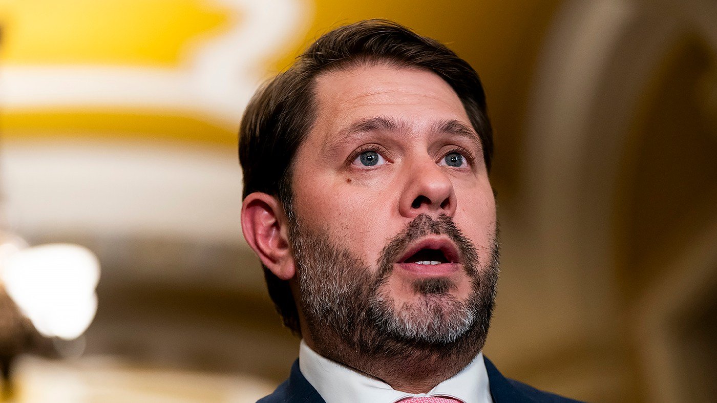 Gallego likens AI to Frankenstein's monster as tech leaders urge pause
