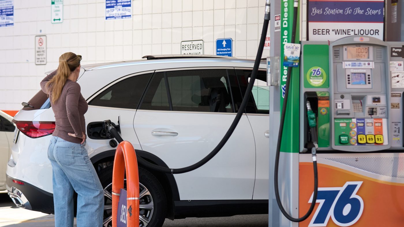 Gallup: Nearly Half of Americans Rate Economy as 'Poor' as Midterms Loom