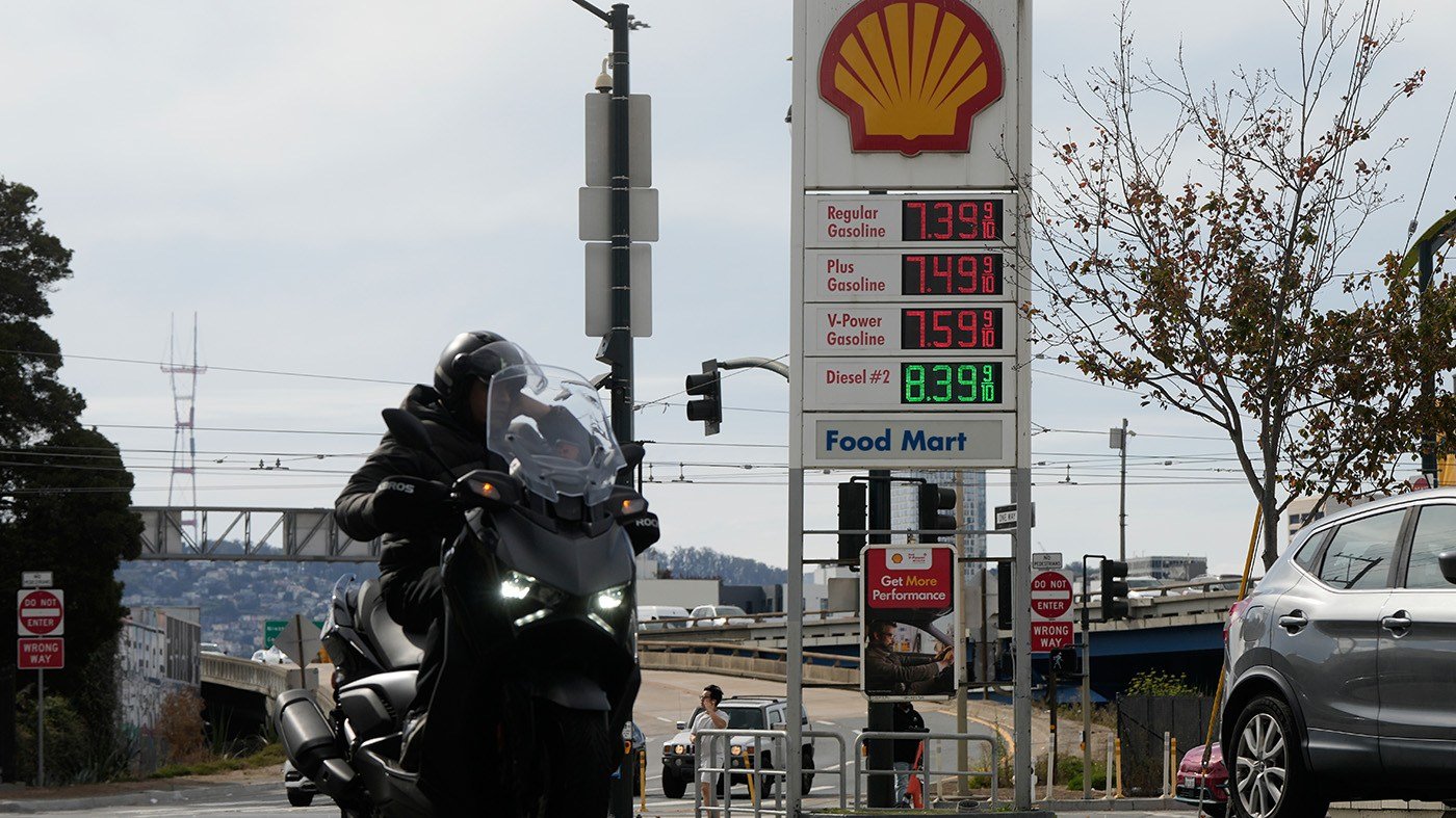 Gas Prices Threaten to Sink GOP in Midterms, Polls Show