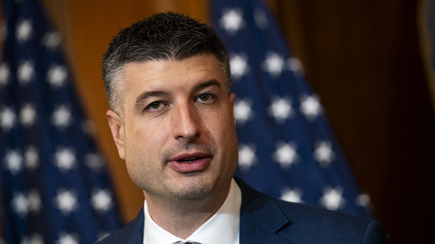 GOP Rep. Barrett Pushes Bill to Curb Iran War, Set July End Date