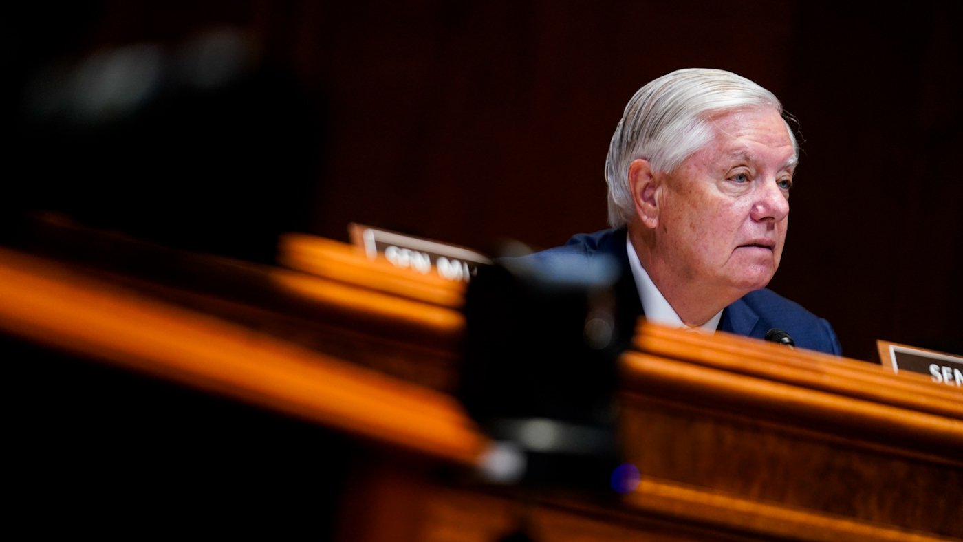 Graham Blasts China's Allies as 'Dirtbags,' Proposes Tariffs on Russian Oil Purchases