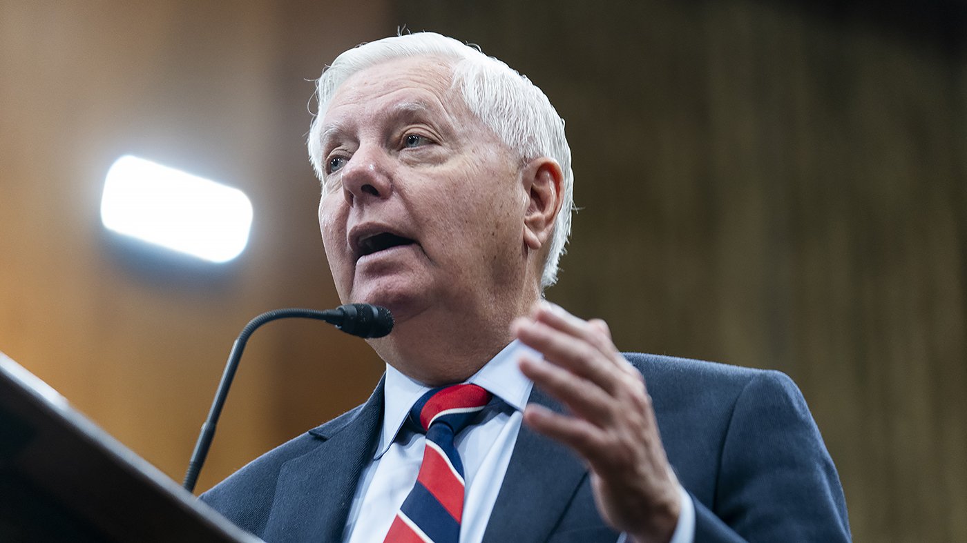 Graham Warns Pakistan May Lose Mediator Role Over Iran Cooperation Reports