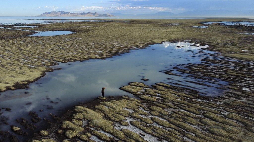 Great Salt Lake's Decline Fuels Space Research at Utahns' Expense