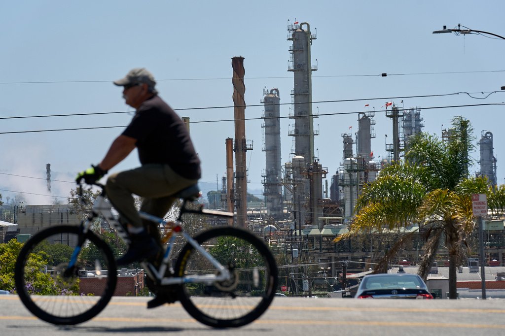 Hageman Bill Seeks to Block Retroactive Climate Lawsuits Against Fossil Fuel Firms