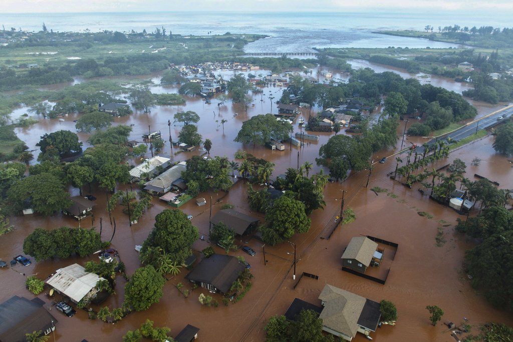 Hawaii Officials Order Evacuation as Aging Dam Threatens Catastrophic Failure